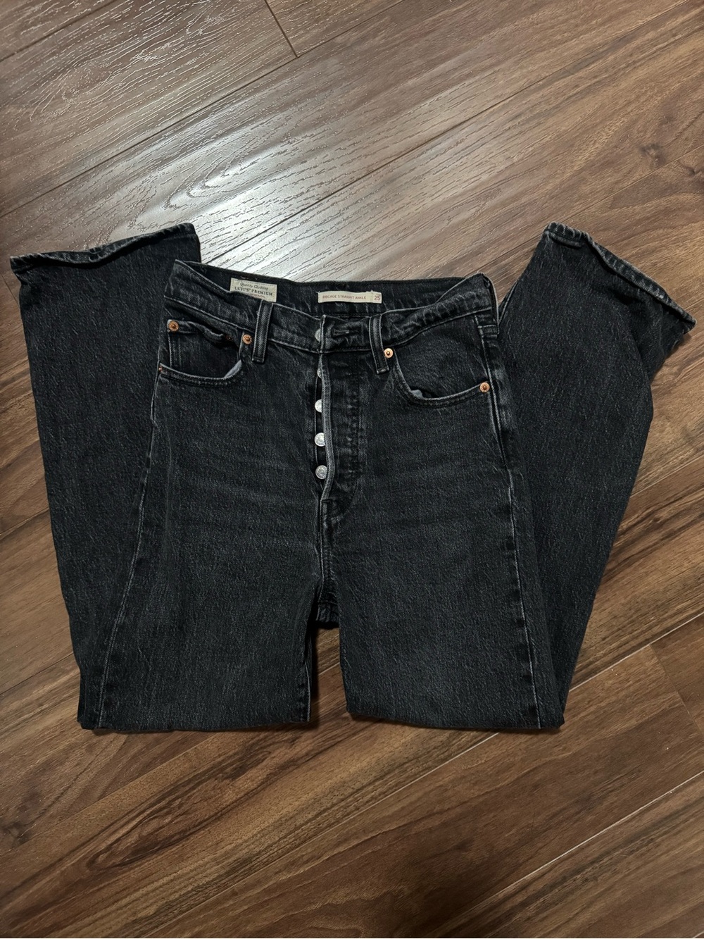 Levi Ribcage Straight Ankle Jeans